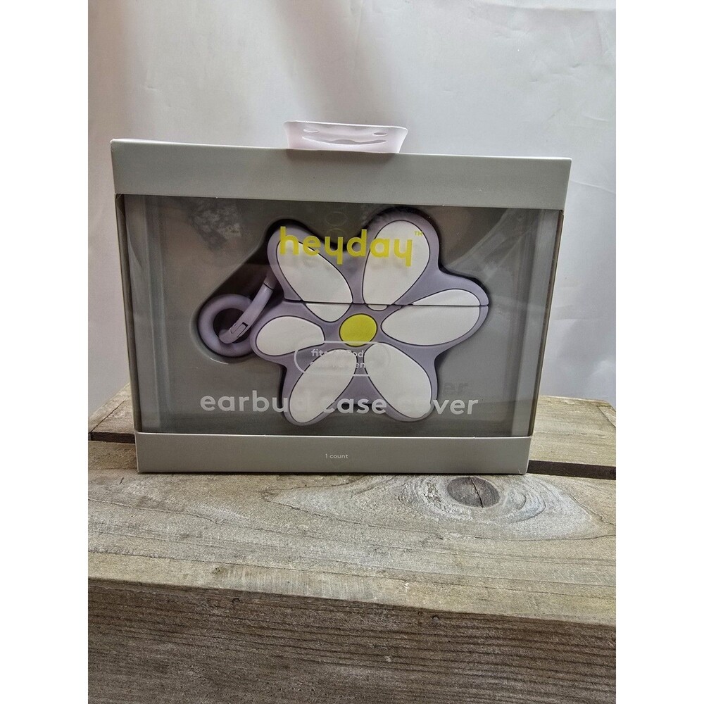 Heyday Flower Earbud Case Cover Purple Daisy Keychain New in Box Cottagecore